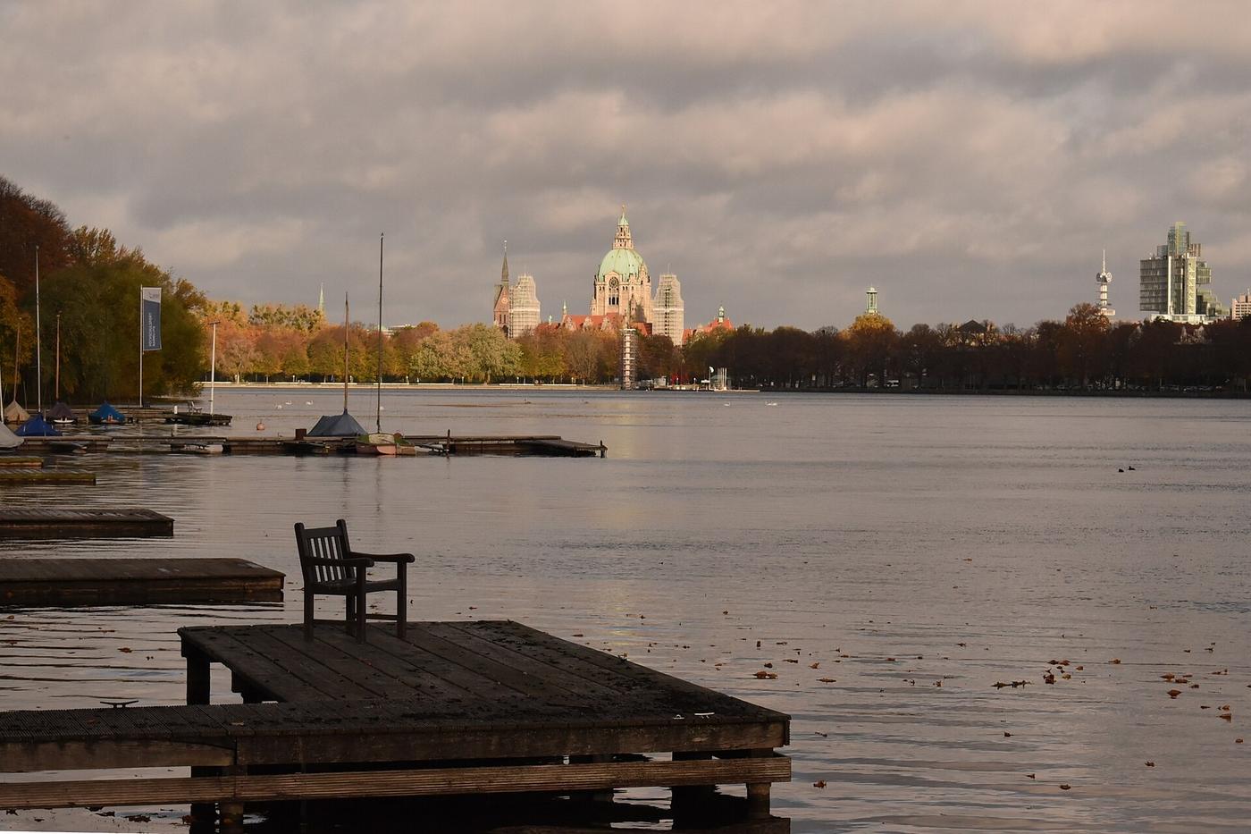 Maschsee mit Blick auf das Neue Rathaus